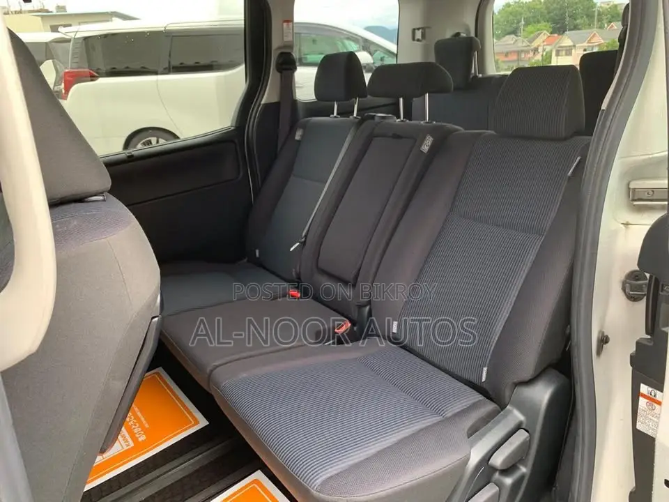 Toyota Noah 2.0 FWD (8 Seater) 2021 Pearl
