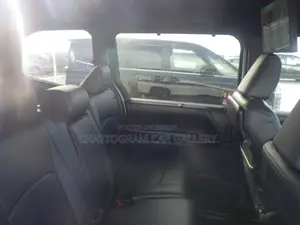 Toyota Voxy 2022 Pearl