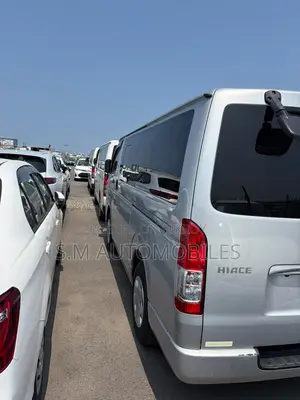 Toyota HiAce 2021 Silver
