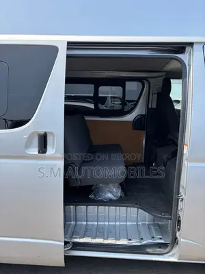 Toyota HiAce 2021 Silver