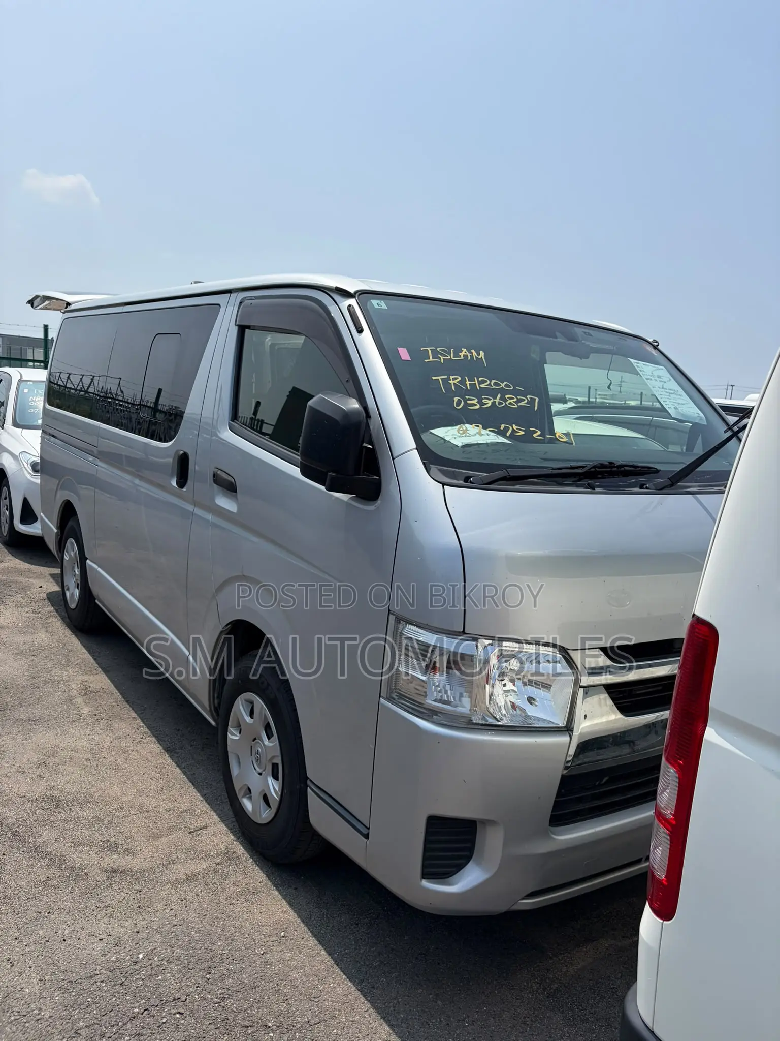 Toyota HiAce 2021 Silver