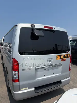 Toyota HiAce 2021 Silver