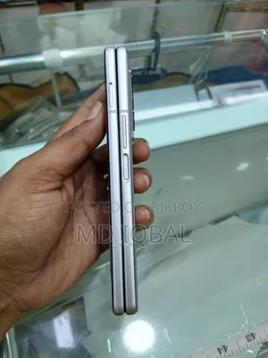 Samsung Z 16 GB Gray