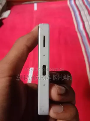 স্যামসাং গ্যালাক্সি এ৩৫ ১২৮ জিবি হোয়াইট