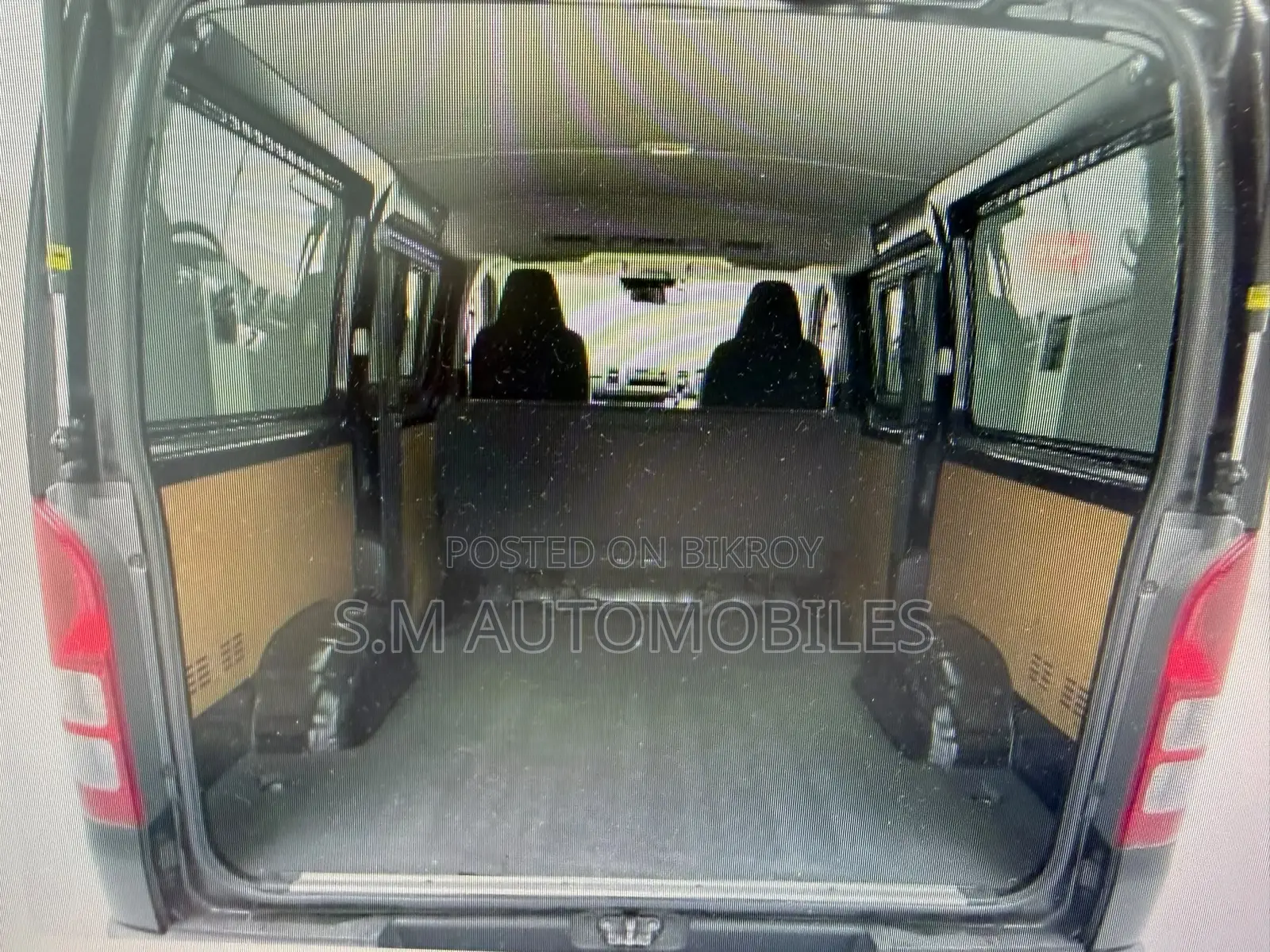 Toyota HiAce 2021 Black