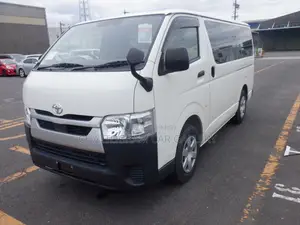 Toyota HiAce 2021 White