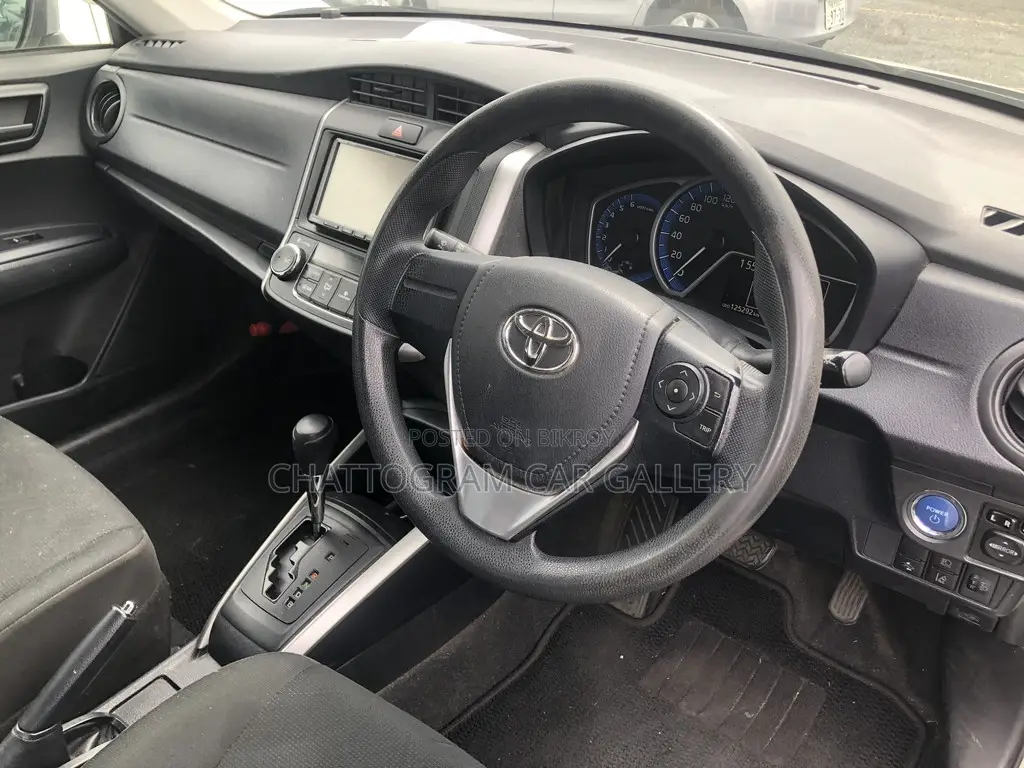 Toyota Corolla Fielder 2021 White