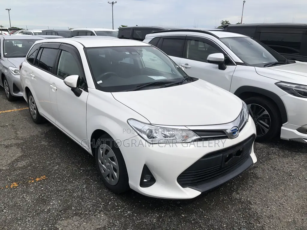 Toyota Corolla Fielder 2021 White