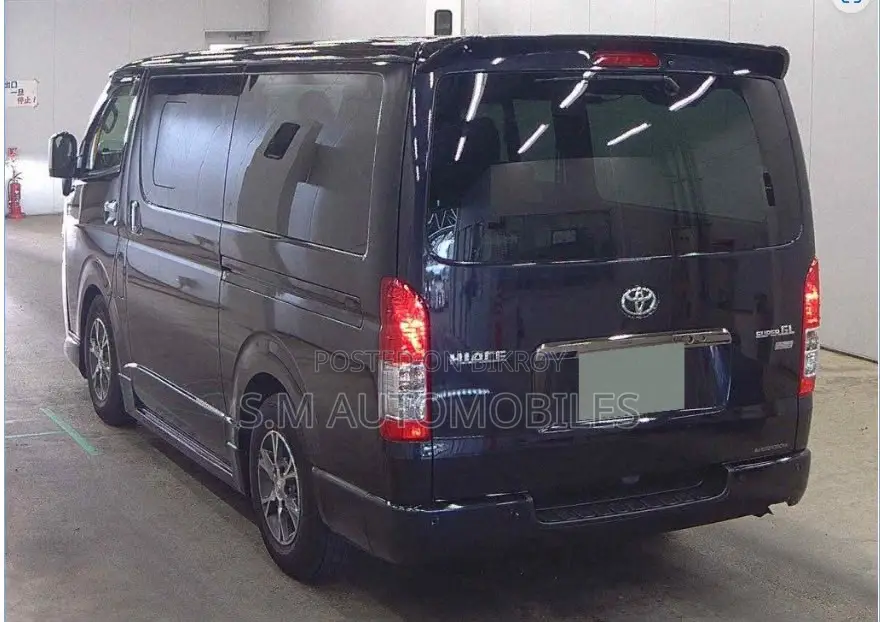 Toyota HiAce 2023 Black