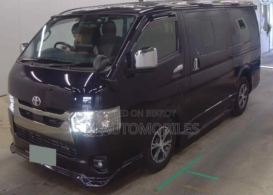 Toyota HiAce 2023 Black