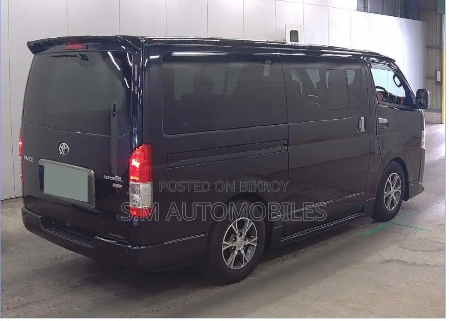 Toyota HiAce 2023 Black