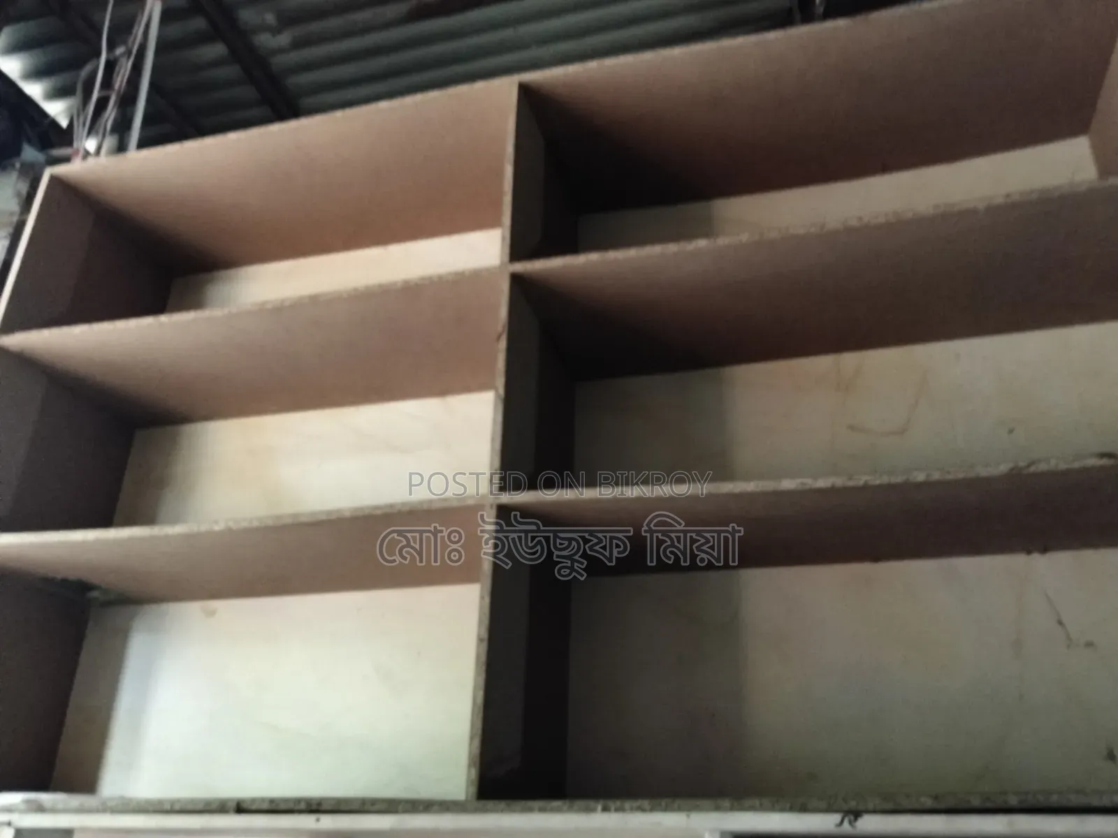 কাঠের সেলফ