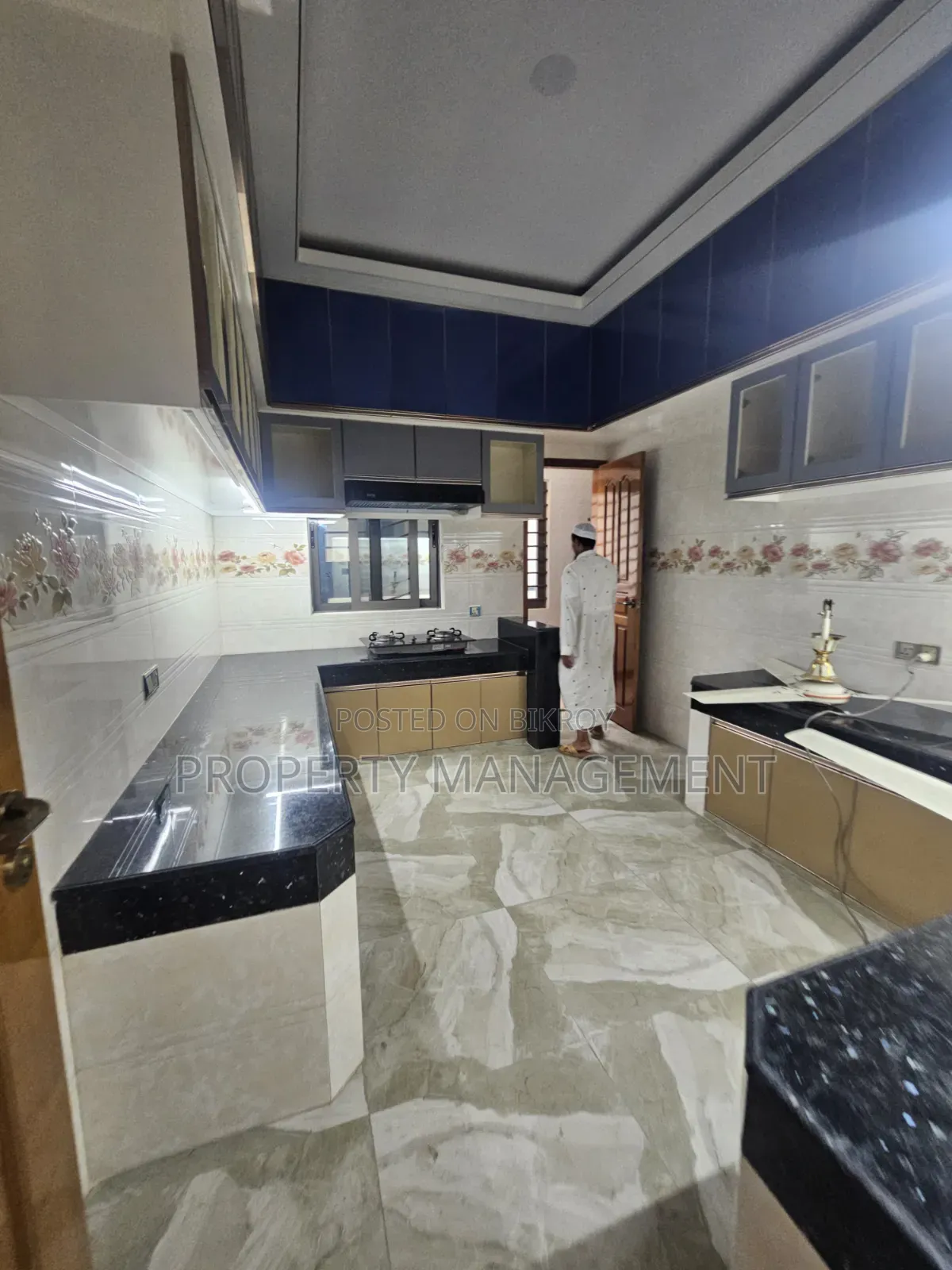 Un Furnished Office Space Ren Gulshan