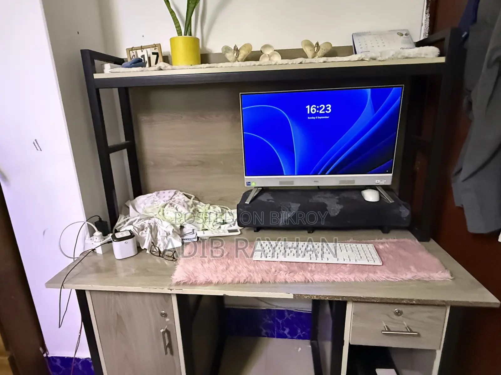 Computer table
