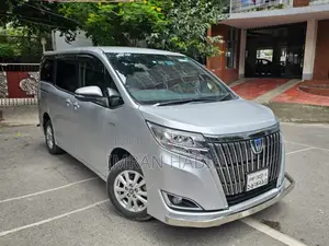 Toyota Esquire 1.8 FWD Hybrid (7 Seater) 2018 Silver