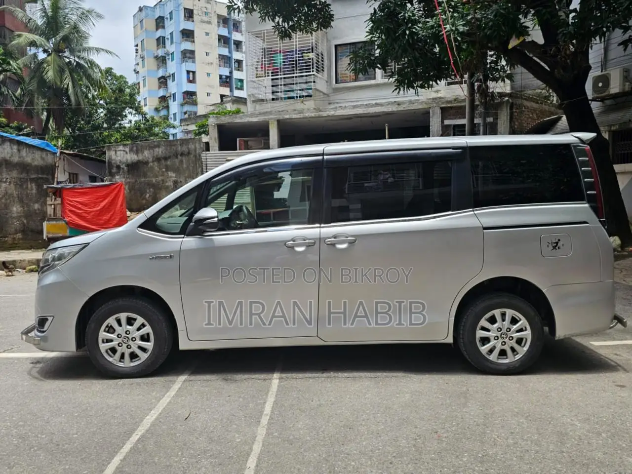Toyota Esquire 1.8 FWD Hybrid (7 Seater) 2018 Silver