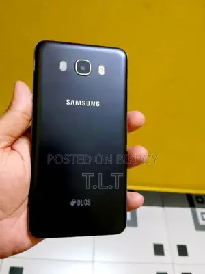 Samsung Galaxy J7 16 GB Black