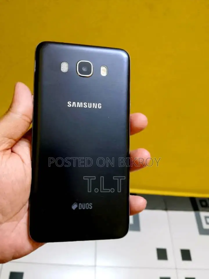 Samsung Galaxy J7 16 GB Black