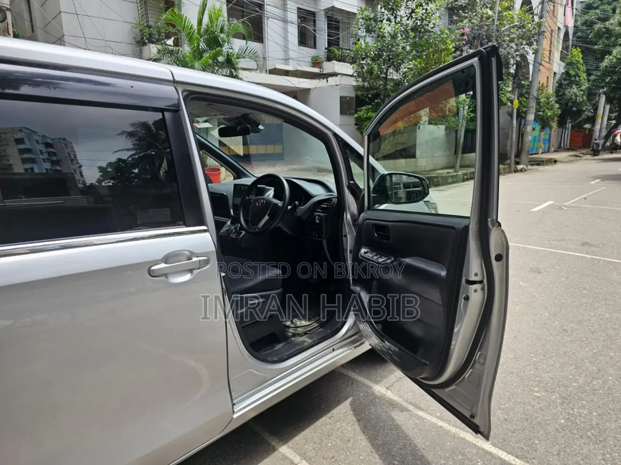 Toyota Esquire 1.8 FWD Hybrid (7 Seater) 2018 Silver