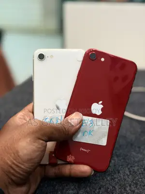 Apple iPhone SE (2022) 64 GB