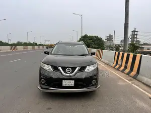 Nissan X-Trail 2.0 Hybrid FWD 2016 Green