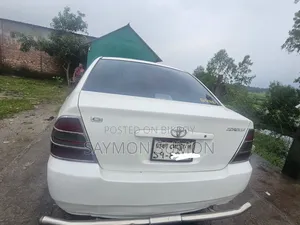 Toyota Corolla 2000 Pearl