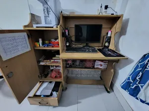 Computer Reading Table