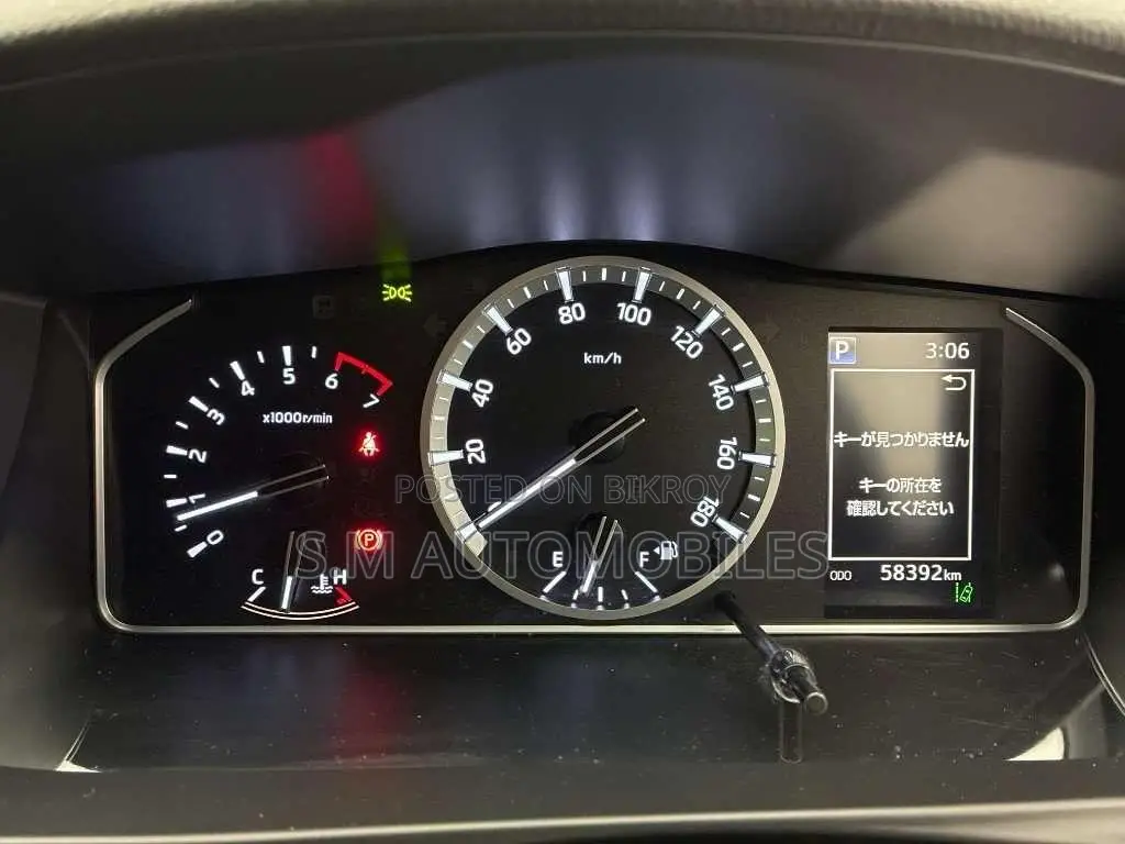 Toyota HiAce 2021 Black