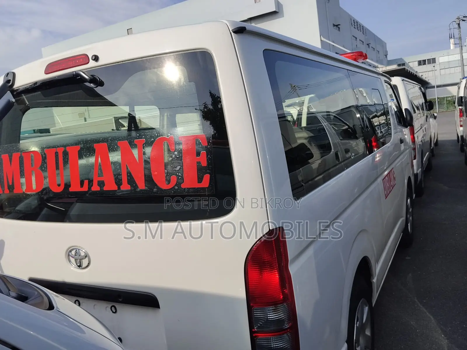 Toyota HiAce 2021 White