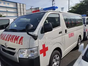 Toyota HiAce 2021 White