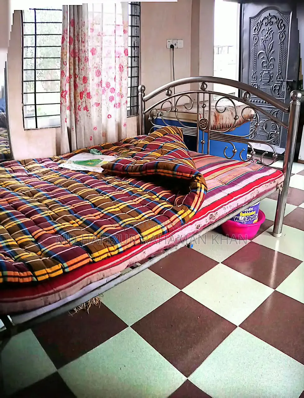 স্টিলের খাট, একটা জাজিম একটা তোষক , আর খাটের চালি স্টিলের