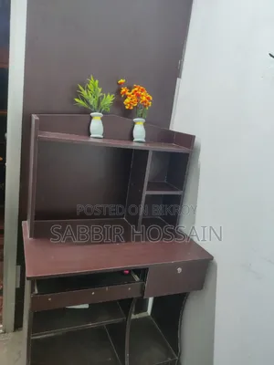 কম্পিউটার টেবিল