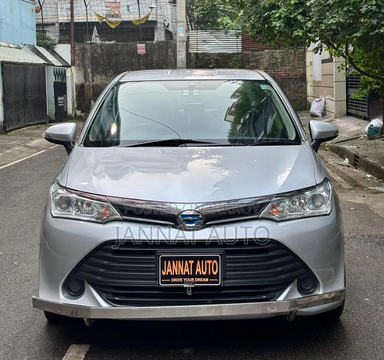 Toyota Axio 1.5 Hybrid 2WD 2015 Silver