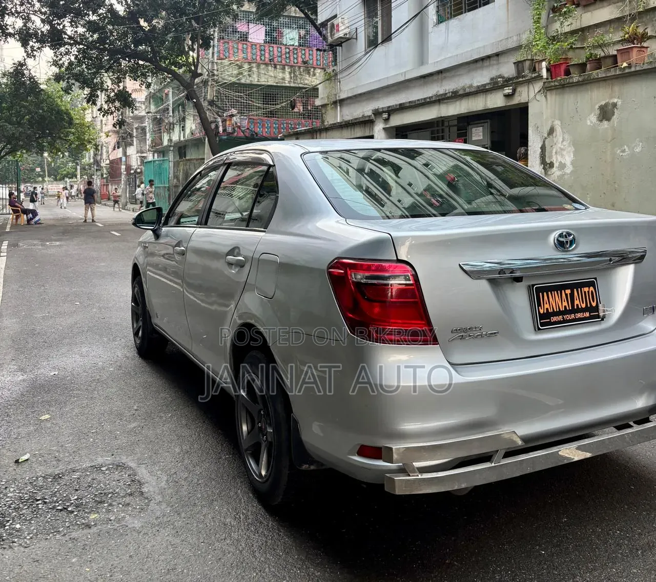 Toyota Axio 1.5 Hybrid 2WD 2015 Silver