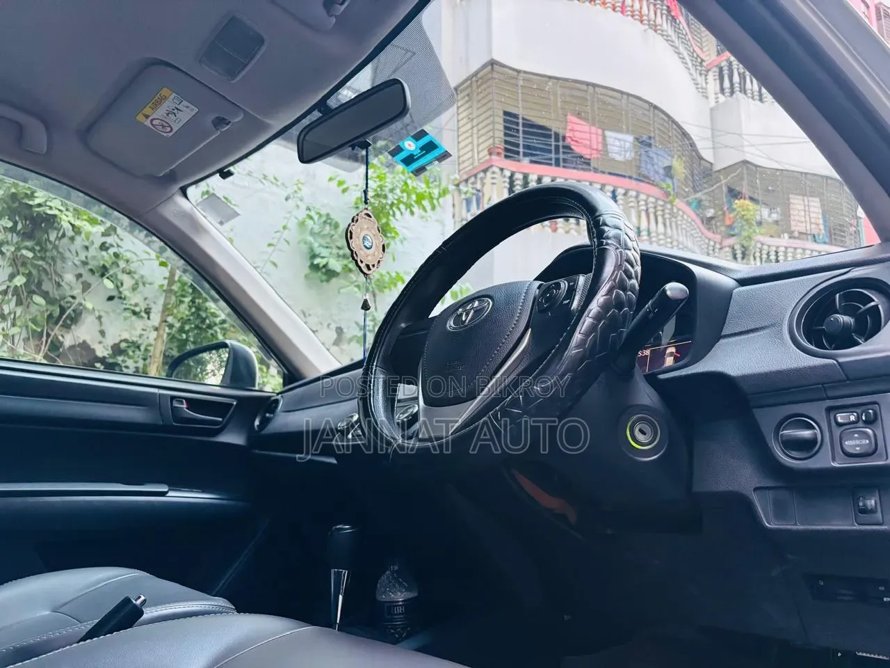 Toyota Axio 1.5 Hybrid 2WD 2015 Silver