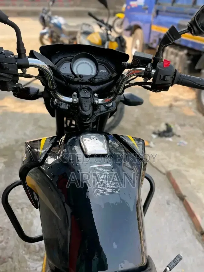 New Aprilia CAFE 2026 Yellow