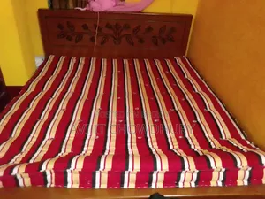 ৬-৭ ফিট খাট বিক্রি করব।