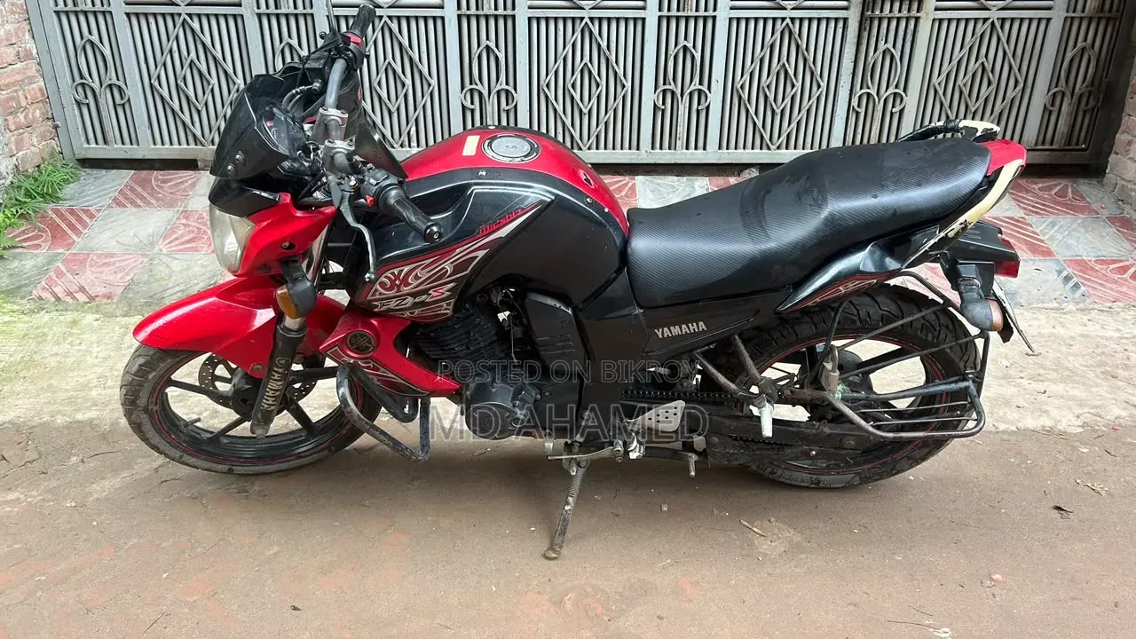 Yamaha FZS V2 2015 Red