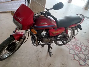 Hero Dawn 100 2016 Red