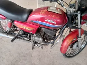 Hero Dawn 100 2016 Red