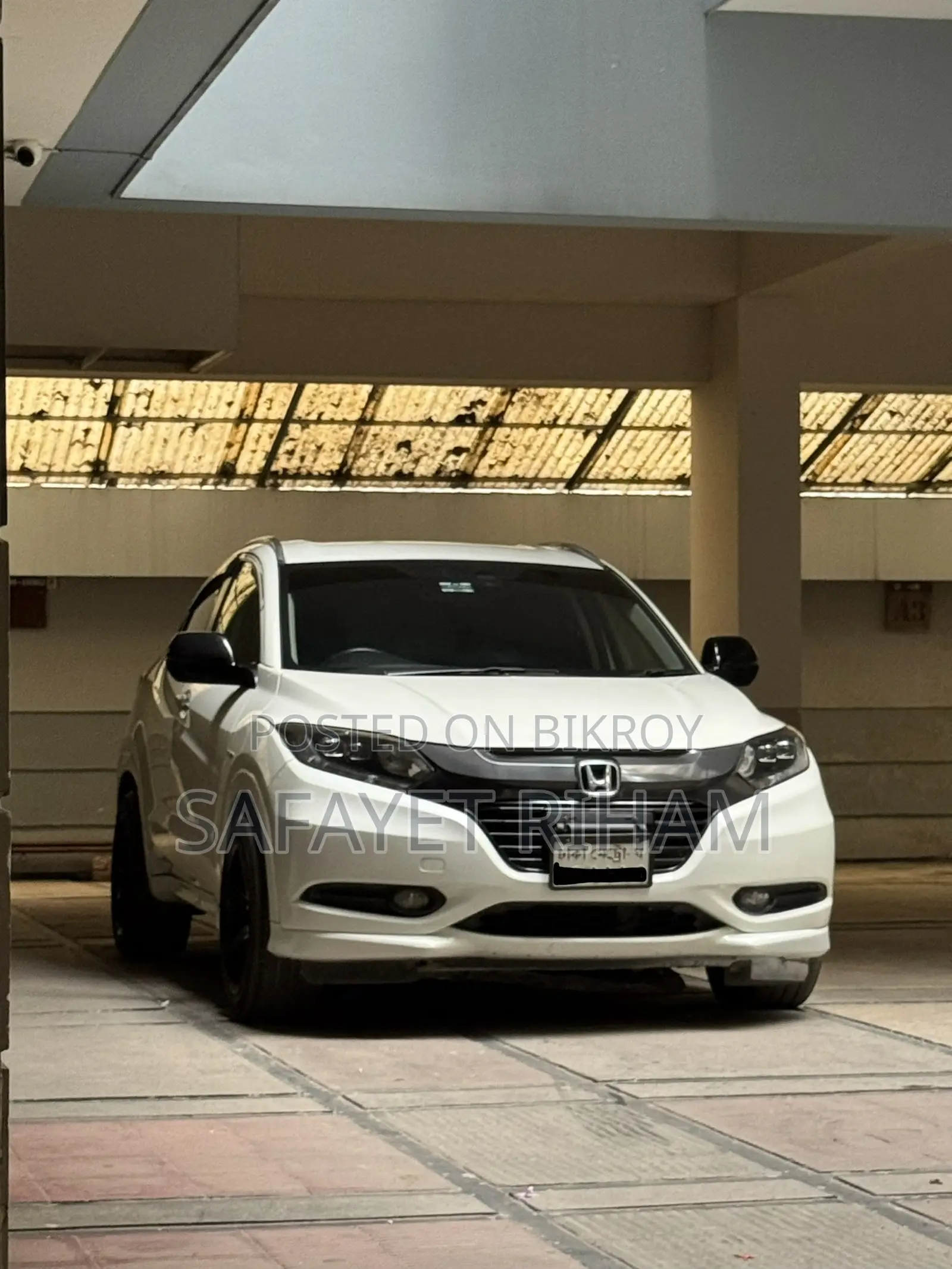 Honda Vezel 1.5 Hybrid 2WD 2014 Pearl