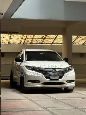 Honda Vezel 1.5 Hybrid 2WD 2014 Pearl
