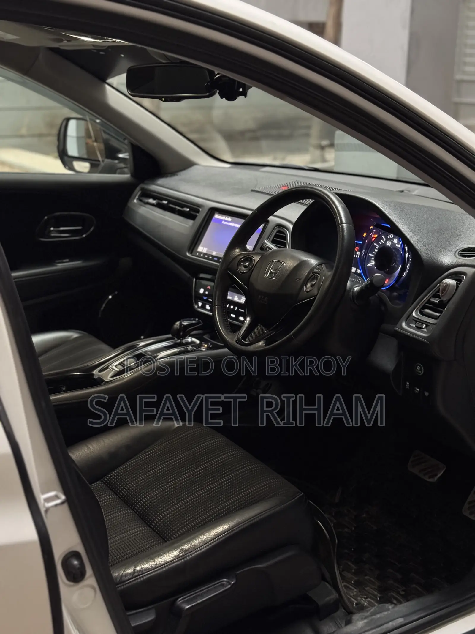 Honda Vezel 1.5 Hybrid 2WD 2014 Pearl