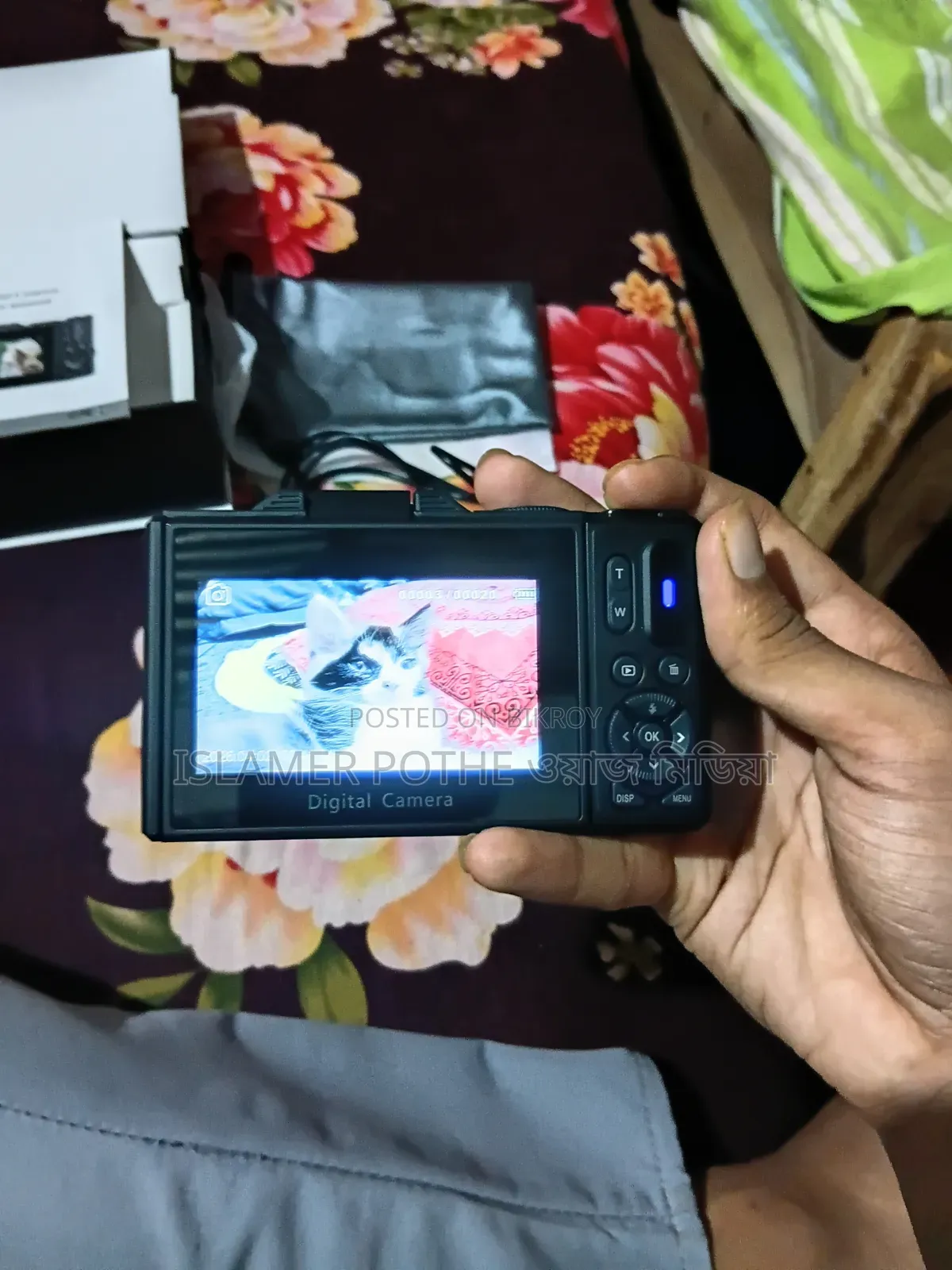 ক্যামেরা টি বিক্রি করা হবে একদম ফ্রেশ কন্ডিশন, কোনো দাগ নেই