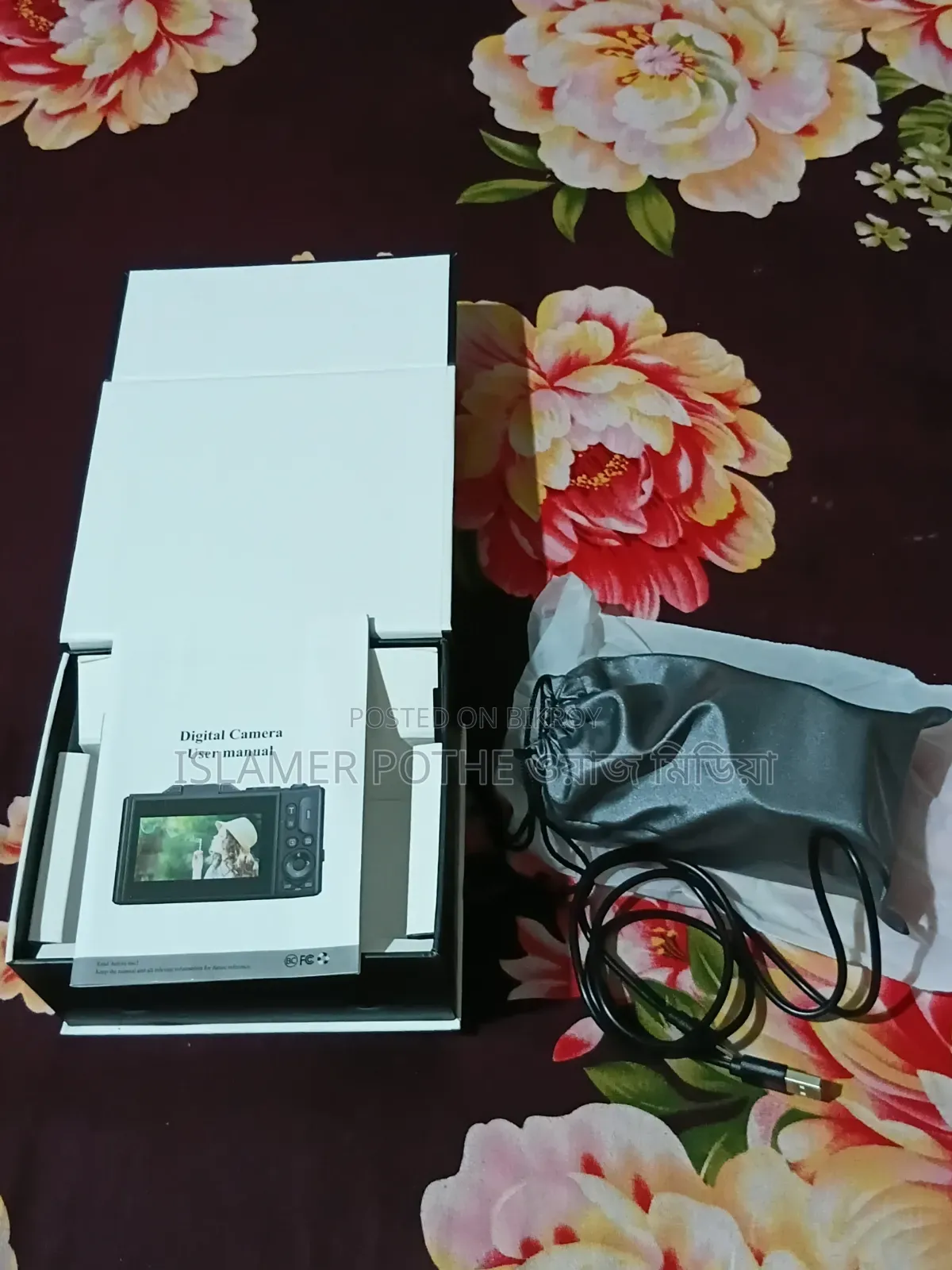ক্যামেরা টি বিক্রি করা হবে একদম ফ্রেশ কন্ডিশন, কোনো দাগ নেই