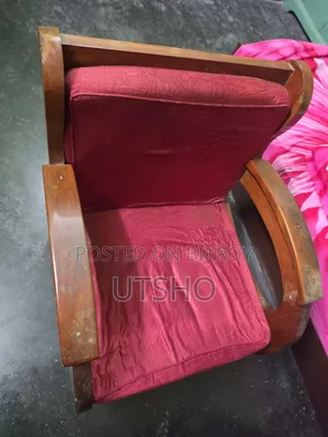 খাট, সোফা সেট, ডাইনিং টেবিল+ ৬ কি চেয়ার।