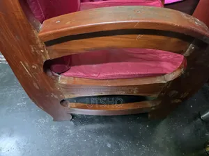 খাট, সোফা সেট, ডাইনিং টেবিল+ ৬ কি চেয়ার।