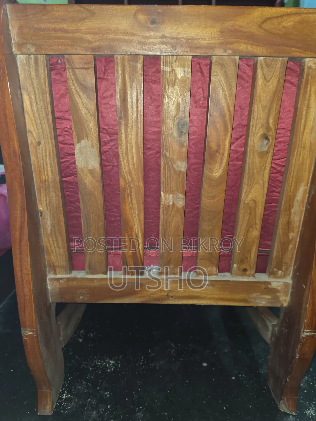 খাট, সোফা সেট, ডাইনিং টেবিল+ ৬ কি চেয়ার।