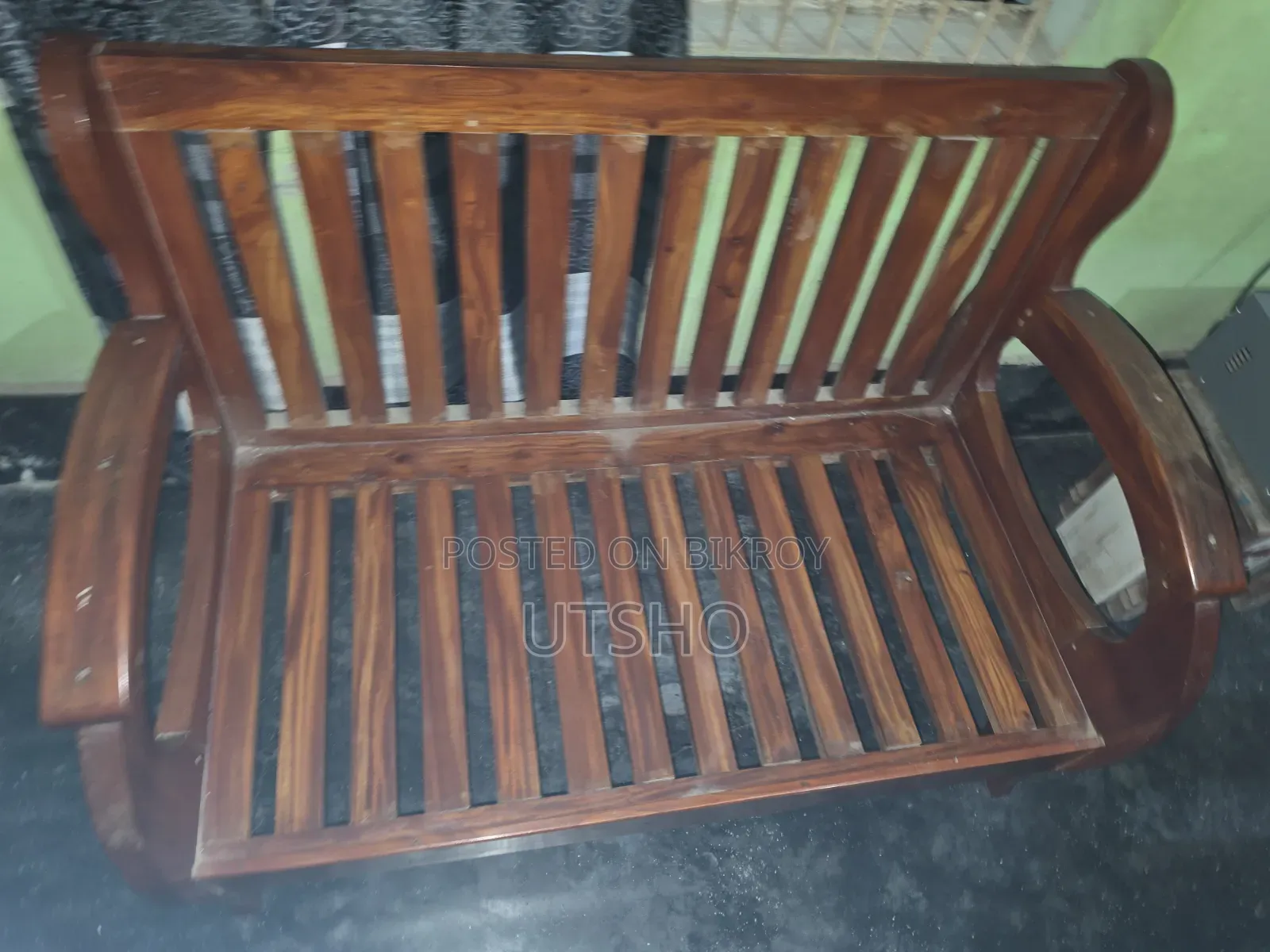 খাট, সোফা সেট, ডাইনিং টেবিল+ ৬ কি চেয়ার।