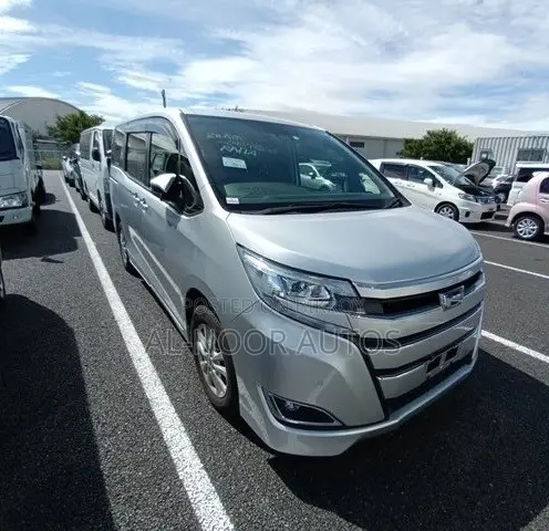 Toyota Noah 1.8 FWD Hybrid (7 Seater) 2021 Silver